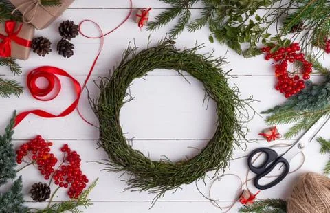 Tutorial easy Christmas wreath of blueberry branches. Step by step instructio Stock Photos