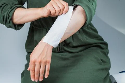 Tutorial hair removing sugaring, depilation, waxing 写真素材