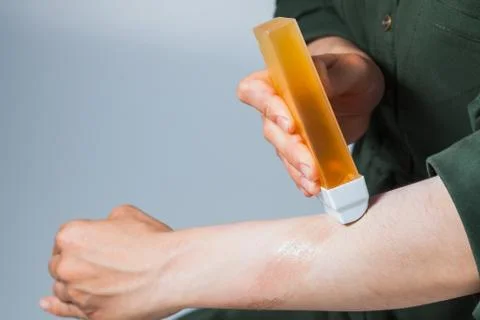 Tutorial hair removing sugaring, depilation, waxing Fotos Stock