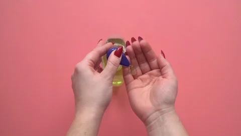 Tutorial how to wash your hands using liquid soap Video stock 126997712