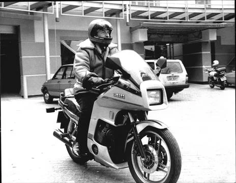 Tv Am Programme Controller Michael Deakin On Motor Cycle In 1983. Stock-Fotos