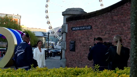 TV crew on-site at Albert Dock in Liverpool Видео 241359739