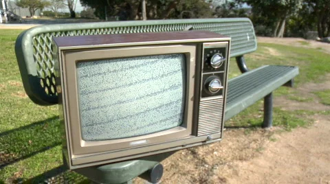 TV park bench wide angle2 Stock-Footage 722307
