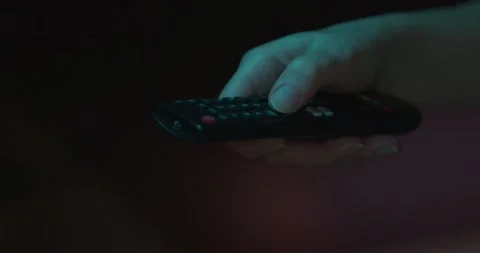 TV REMOTE CONTROL Vídeos de archivo 271639331