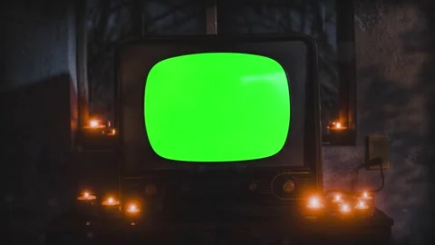 TV Screen Mockup with Green Screen and Flickering Candles  Retro Looped Sce.. Stock-Footage 319641297