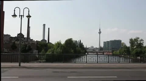 TV Tower and the River Spree in Berlin Vídeo Stock 11292181