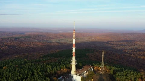 Tv tower on hill at sunset 動画素材 119690085