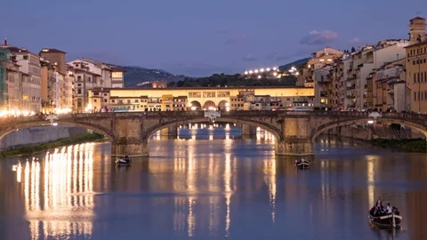 Twilight hyperlapse of Florence bridges Video stock 117807456