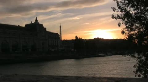 Twilight over the Seine 2 Video stock 20469541