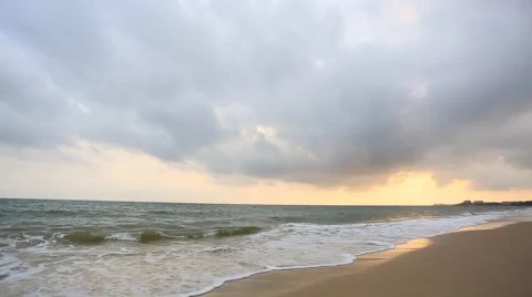 Twilight scene on the beach 库存影片 47861293