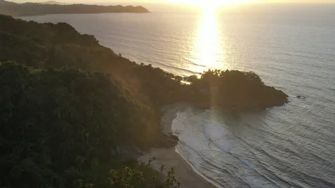 A twilight sunset attract the wide stretch of the ocean 動画素材 122625435