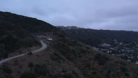 Twilight Switchback: Laguna Canyon Hillside &amp; Remote Construction Vídeo Stock 305646528