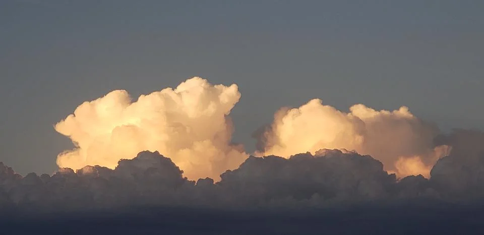 Twin clouds Foto stock