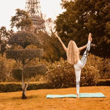 The twine on the background of the Eiffel tower Stock Photos