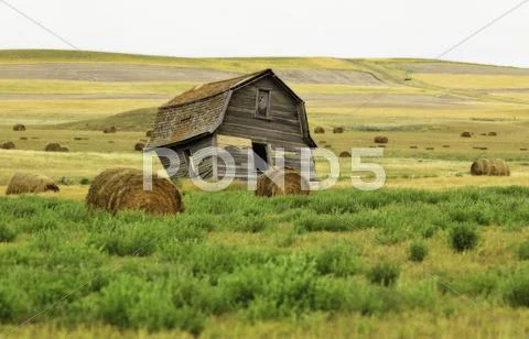 Twisted Barn on the Canadian Prairie, near the Big Muddy Badlands, Saskatchewan, Stock Photos