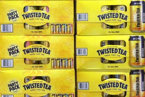 Twisted Tea packages 库存照片