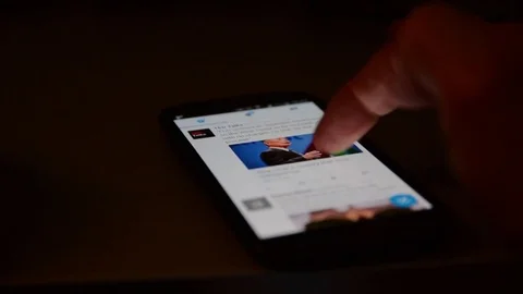 Twitter app on Samsung smartphone Video stock 78642791