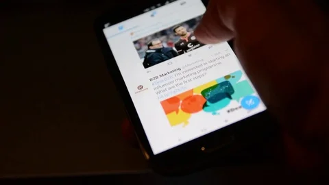 Twitter app on Samsung smartphone Video stock 78642866