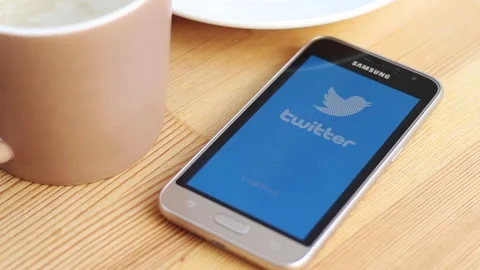 The Twitter application takes a very long time to load Stock Footage 106631047