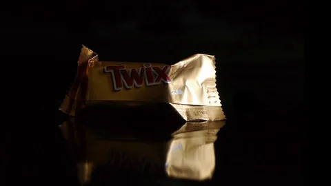 Twix minis cookie bars on black background. Stock-Footage 112325686