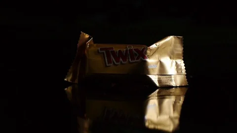 Twix minis cookie bars on black background. Stock-Footage 113153302