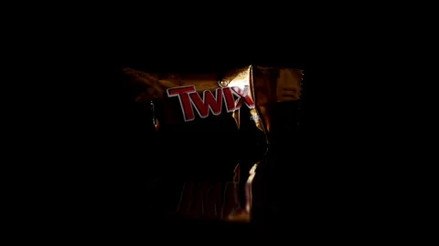 Twix minis cookie bars on black background. Stock-Footage 113409654