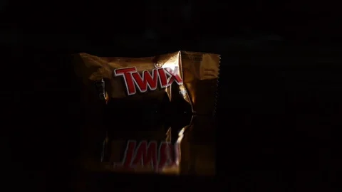 Twix minis cookie bars on black background. Stock-Footage 113409655