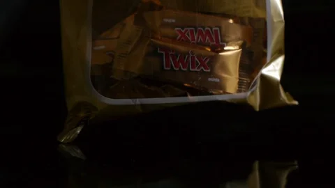 Twix minis cookie bars on black background. Stock-Footage 113441508