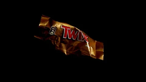 Twix minis cookie bars on black background. Stock-Footage 114278036