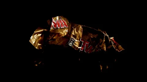Twix minis cookie bars on black background. Stock-Footage 114278038