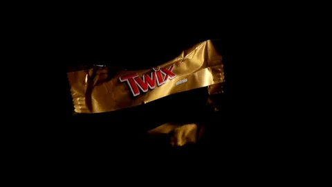 Twix minis cookie bars on black background. Stock-Footage 114278039