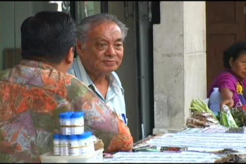 Two Asian Men Talking 스톡 동영상 516448