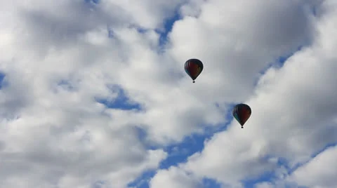 Two Balloons in the sky Video stock 25007801