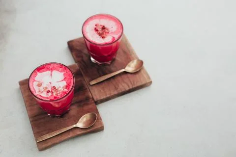 Two beetroot lattes Foto stock