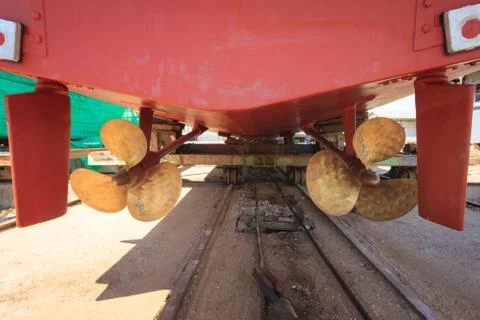 Two-blade propeller, made ??of brass on the stocks 스톡 사진