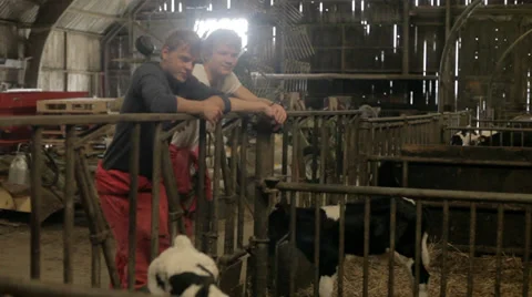 Two Boys In a Barn 動画素材 33806245