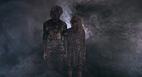 Two burnt zombie scare. 库存影片 66788672