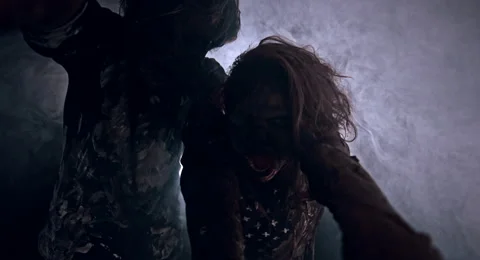 Two burnt zombie scare. Видео 66790637