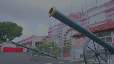 Two cannons placed outside the subhas chandra bose prison jail jabalpur india 스톡 동영상 226122806
