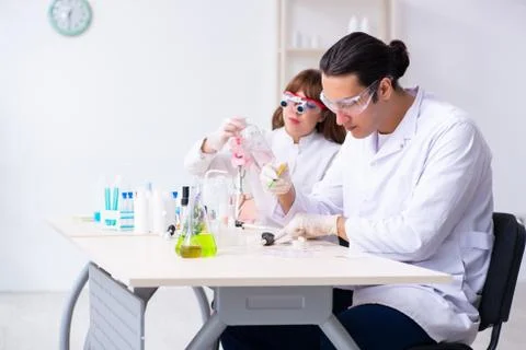 Two chemists working in the lab Fotos Stock