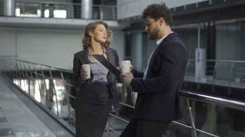 Two colleagues talking at workplace about bad results discussing next project Vídeo Stock 131227068