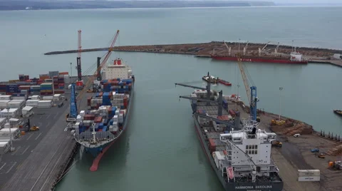 Two container ships loading  timelapse 4k Stock Footage 40327538