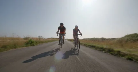 Two Cyclist having fun and laughter. Vídeo Stock 67641978