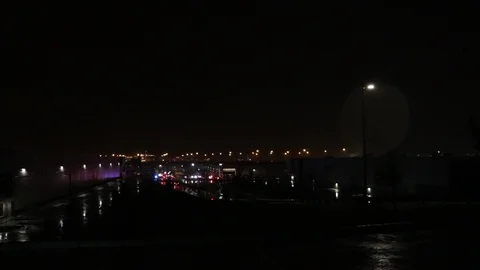 Two dead when part of Amazon building collapses in Baltimore Vídeos de archivo 106316944