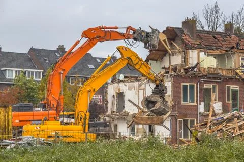 Two Demolition cranes at work Foto stock