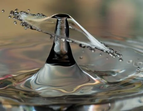 Two drops of water colliding, with second drop Stock-Fotos