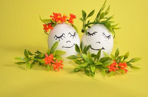 Two Easter eggs on a yellow background. Spring. Easter. Foto stock