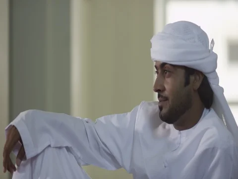 Two Emirati men sitting together and talking. Stock Footage 83202645