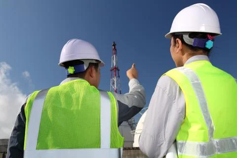Two engineer of oil refinery Foto stock