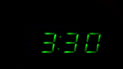 From two to five minutes on an electronic watch 스톡 동영상 82371578
